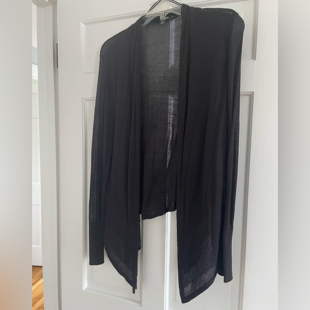 Simply Vera Vera Wang Black Women's Open Asymmetrical Sweater. Size XS. EUC.